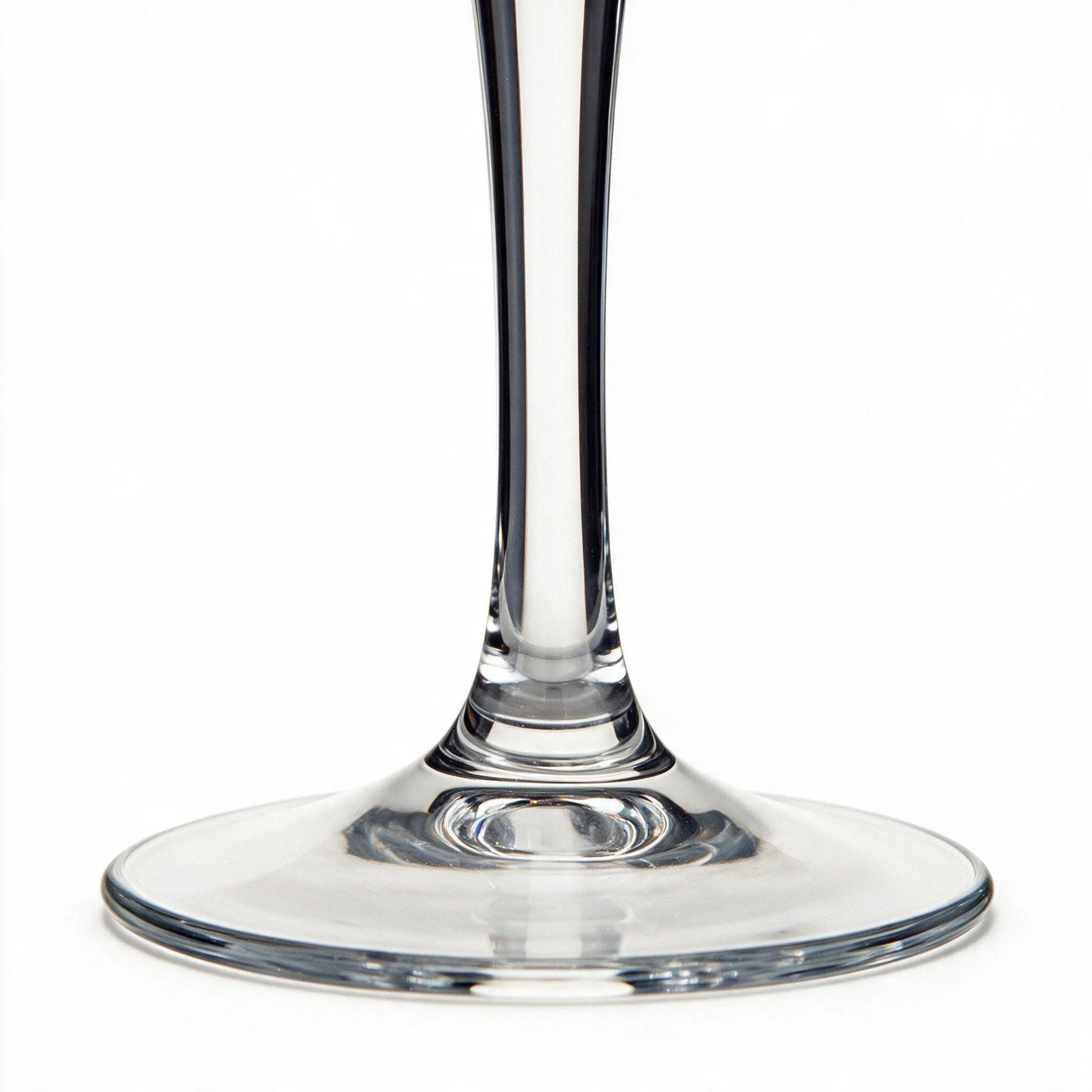 Vantage elegant champagne flute featuring a deep V-shaped conical bowl and long stem 3