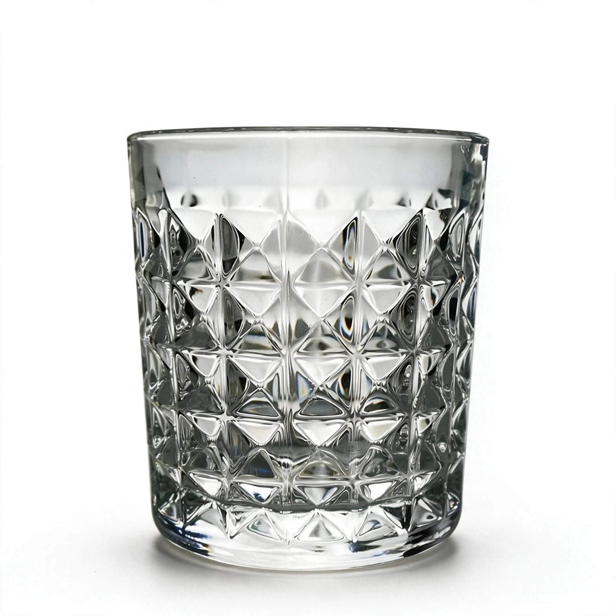 Harlow classic whisky glass with a geometric diamond pattern and flat base 1