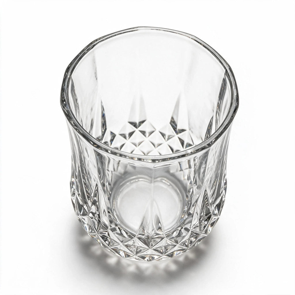 Lyra classic whisky glass featuring a geometric diamond pattern and softly faceted sides 5