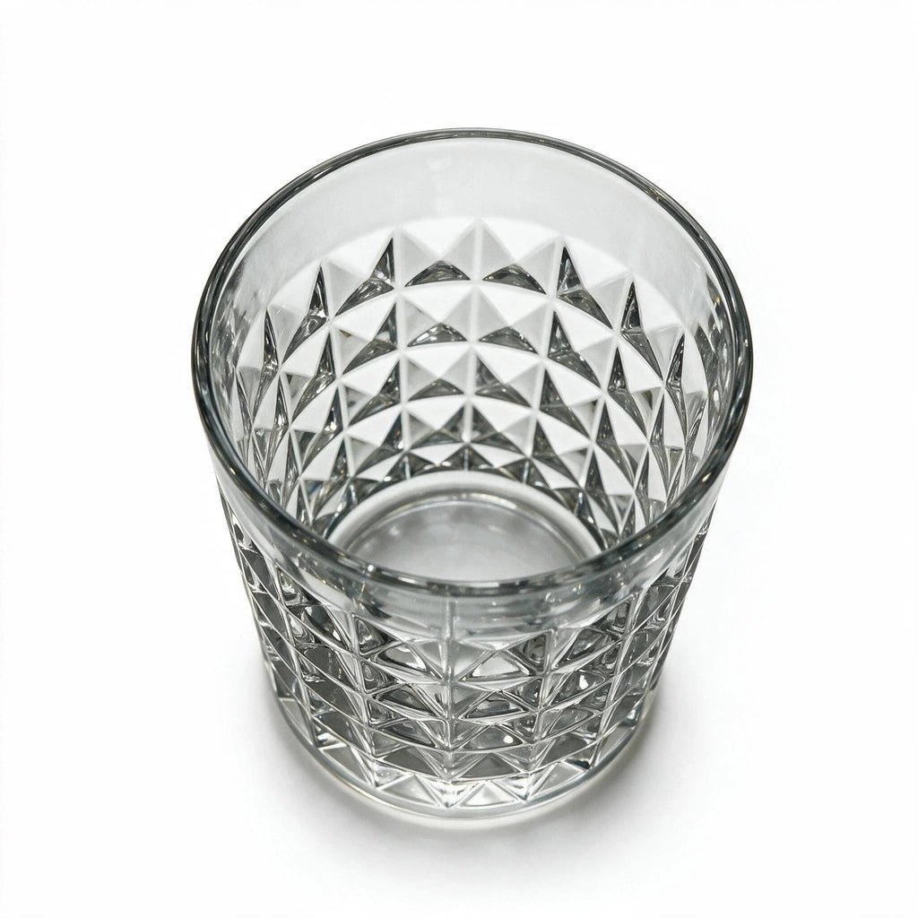 Harlow classic whisky glass with a geometric diamond pattern and flat base 2