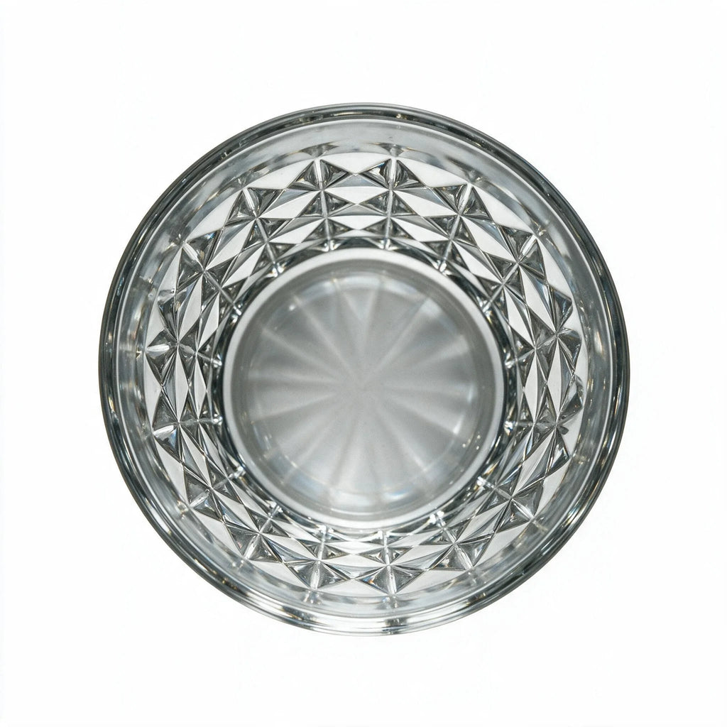 Harlow classic whisky glass with a geometric diamond pattern and flat base 4