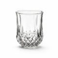 Lyra classic whisky glass featuring a geometric diamond pattern and softly faceted sides